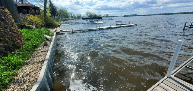 140 Eagle Point Road, Fox Lake, IL 60020