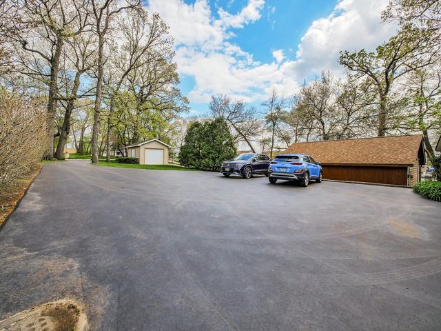 140 Eagle Point Road, Fox Lake, IL 60020