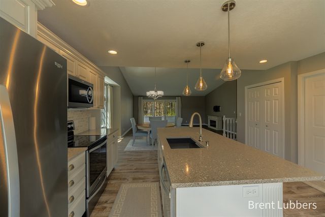308 Winter Oaks Drive, Holland, MI 49424