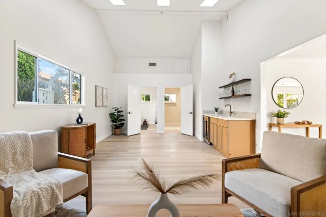 1820 Bienvenida, Carlsbad, CA 92008