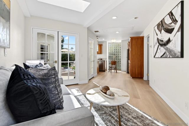 1820 Bienvenida, Carlsbad, CA 92008