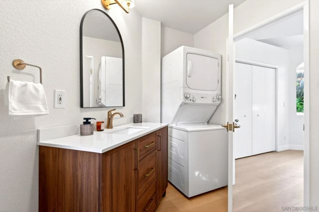 1820 Bienvenida, Carlsbad, CA 92008