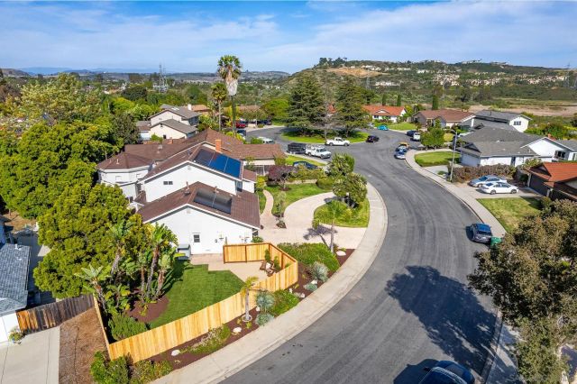 1820 Bienvenida, Carlsbad, CA 92008