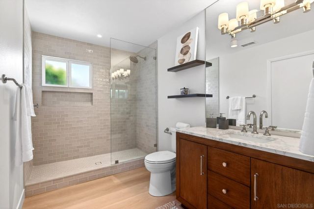 1820 Bienvenida, Carlsbad, CA 92008