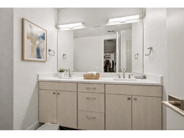 3411 N Albion St 4-1, Denver, CO 80207