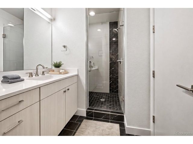 3411 N Albion St 4-1, Denver, CO 80207