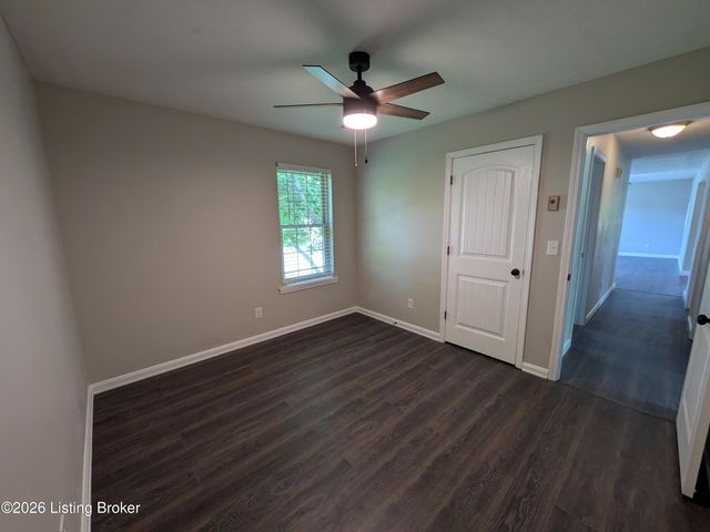 155 Valleyview Dr, Bardstown, KY 40004