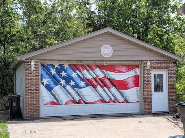 155 Valleyview Dr, Bardstown, KY 40004