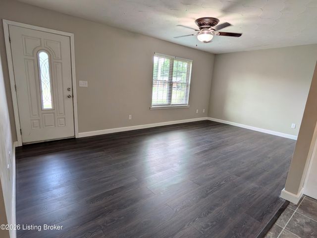 155 Valleyview Dr, Bardstown, KY 40004