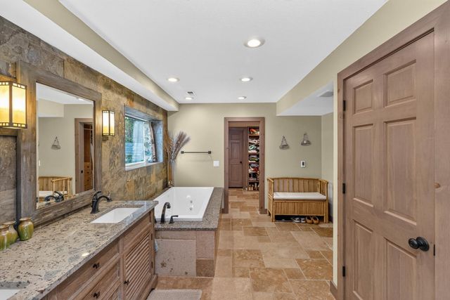 68388 Dailey Road, Ontwa Twp, MI 49112