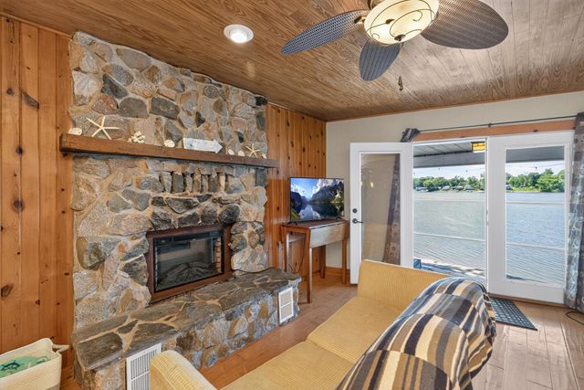 68388 Dailey Road, Ontwa Twp, MI 49112
