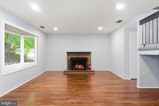 7818 MULBERRY BOTTOM LN, Springfield, VA 22153