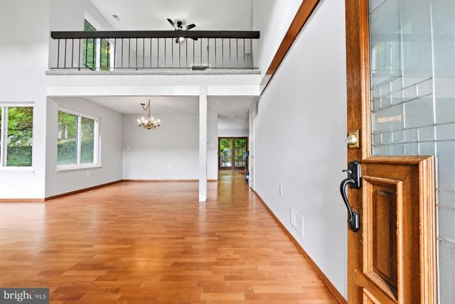 7818 MULBERRY BOTTOM LN, Springfield, VA 22153