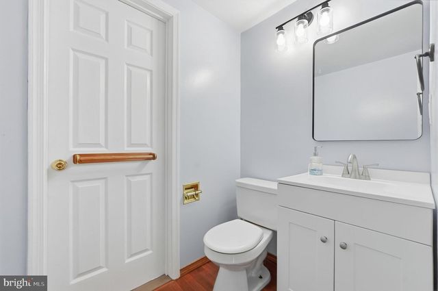7818 MULBERRY BOTTOM LN, Springfield, VA 22153