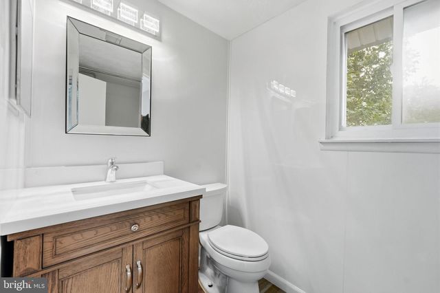 7818 MULBERRY BOTTOM LN, Springfield, VA 22153