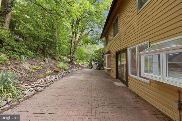 7818 MULBERRY BOTTOM LN, Springfield, VA 22153