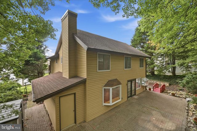 7818 MULBERRY BOTTOM LN, Springfield, VA 22153