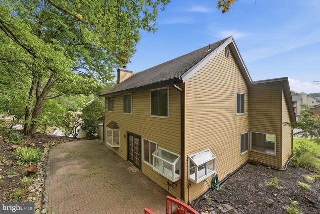 7818 MULBERRY BOTTOM LN, Springfield, VA 22153