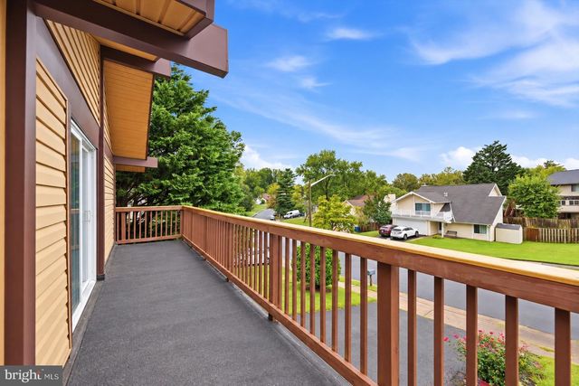 7818 MULBERRY BOTTOM LN, Springfield, VA 22153