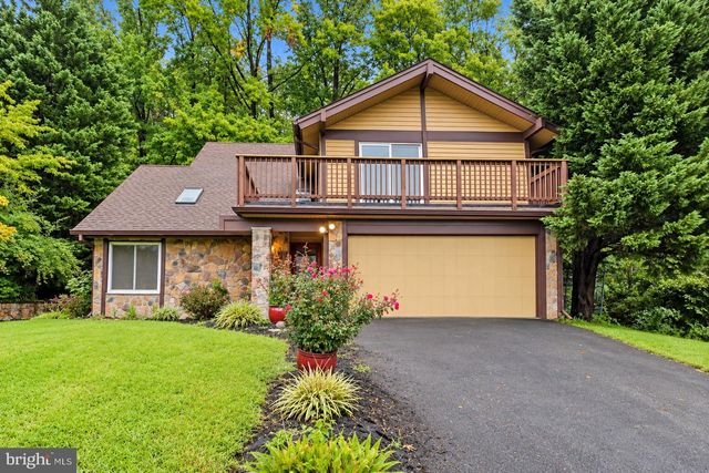 7818 MULBERRY BOTTOM LN, Springfield, VA 22153