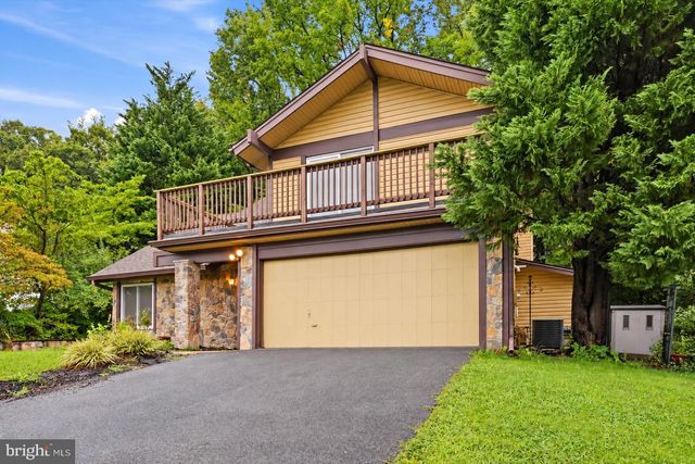 7818 MULBERRY BOTTOM LN, Springfield, VA 22153