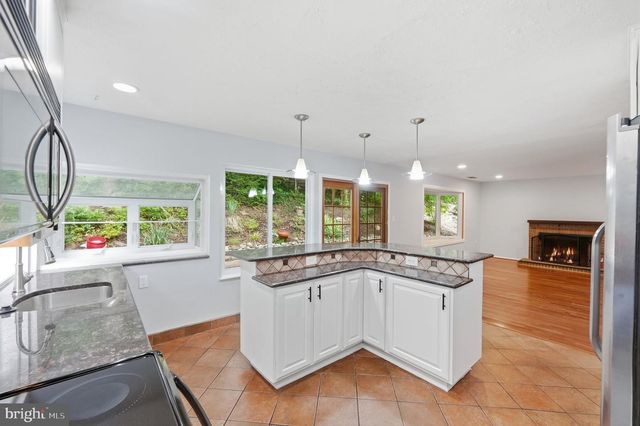 7818 MULBERRY BOTTOM LN, Springfield, VA 22153