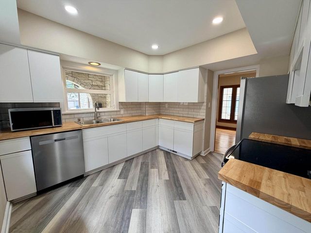 3760 N 42nd STREET, Milwaukee, WI 53216