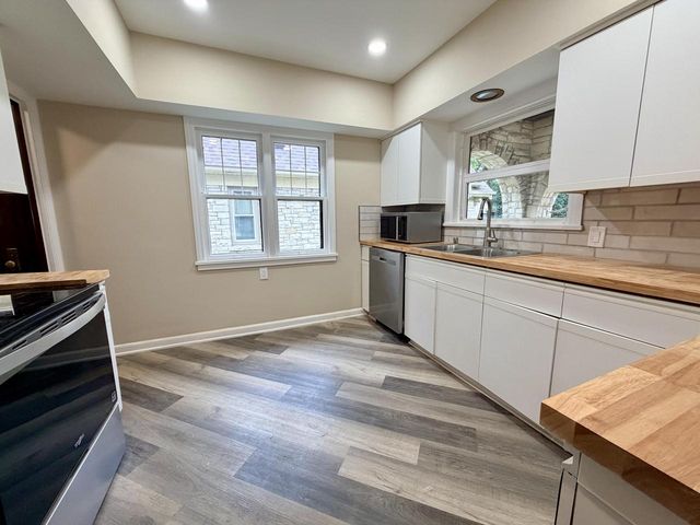 3760 N 42nd STREET, Milwaukee, WI 53216