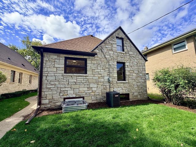 3760 N 42nd STREET, Milwaukee, WI 53216