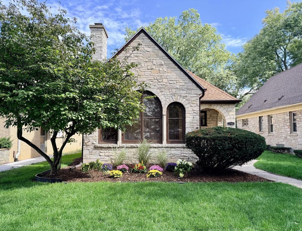 3760 N 42nd STREET, Milwaukee, WI 53216