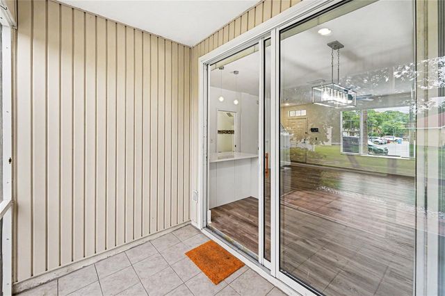 12268 COUNTRY WHITE CIRCLE, Tampa, FL 33635