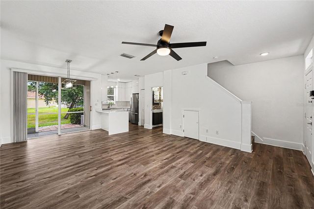 12268 COUNTRY WHITE CIRCLE, Tampa, FL 33635