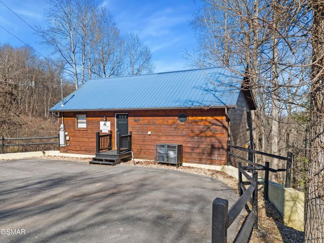 1235 Annes Road, Gatlinburg, TN 37738