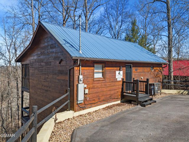 1235 Annes Road, Gatlinburg, TN 37738