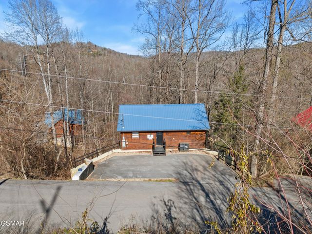 1235 Annes Road, Gatlinburg, TN 37738
