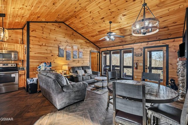 1235 Annes Road, Gatlinburg, TN 37738