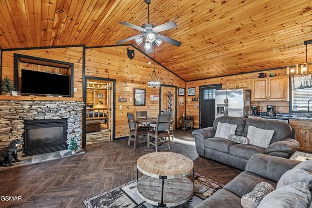 1235 Annes Road, Gatlinburg, TN 37738