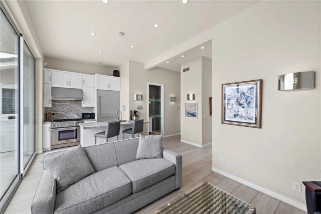 1504 W Oceanfront 5, Newport Beach, CA 92663
