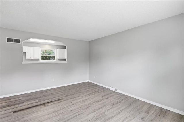 6405 E 140th Terrace, Grandview, MO 64030