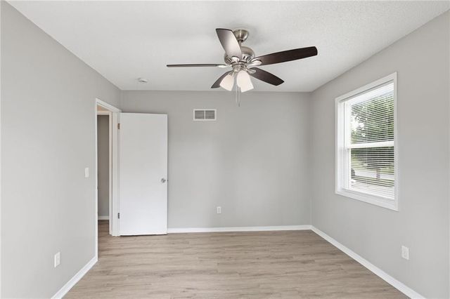 6405 E 140th Terrace, Grandview, MO 64030