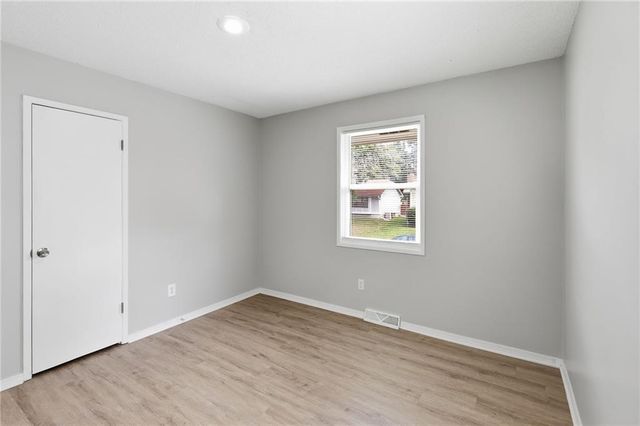 6405 E 140th Terrace, Grandview, MO 64030