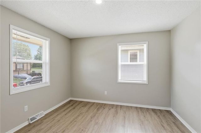 6405 E 140th Terrace, Grandview, MO 64030