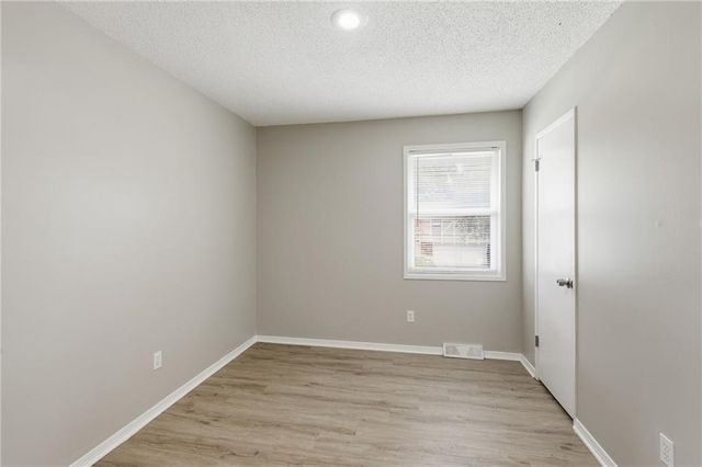 6405 E 140th Terrace, Grandview, MO 64030