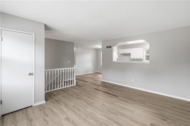 6405 E 140th Terrace, Grandview, MO 64030
