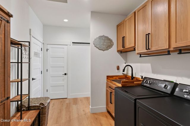 8136 W Splitrail AVE, Rathdrum, ID 83858