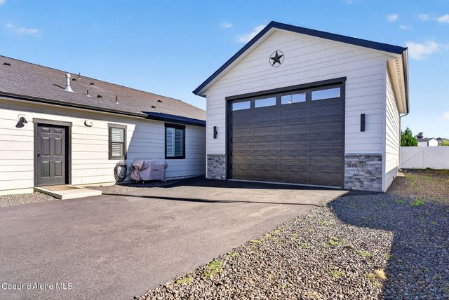 8136 W Splitrail AVE, Rathdrum, ID 83858
