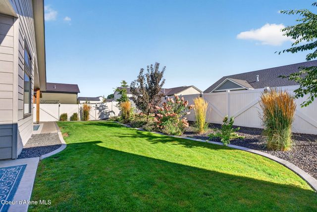 8136 W Splitrail AVE, Rathdrum, ID 83858