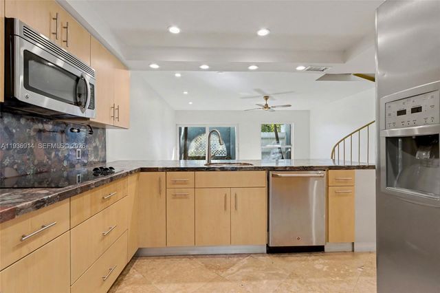 523 NE 38th St 6, Miami, FL 33137