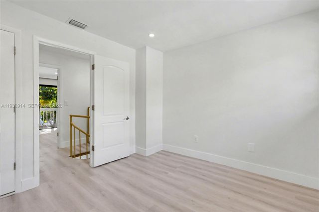 523 NE 38th St 6, Miami, FL 33137