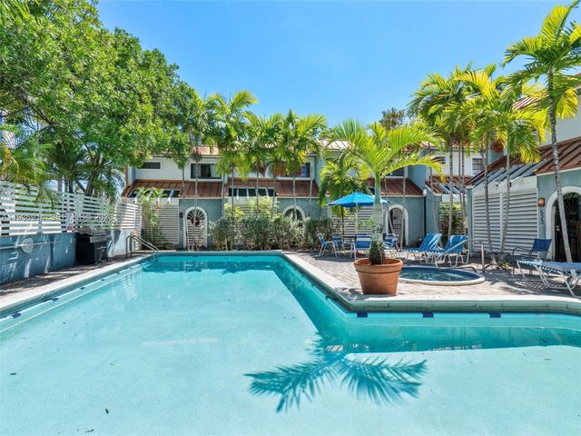 523 NE 38th St 6, Miami, FL 33137